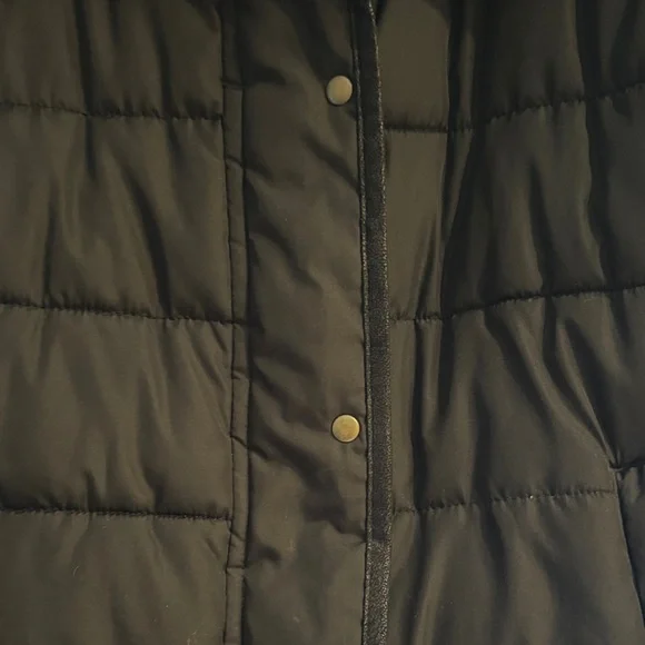 Old Navy Black Puffer Jacket with Faux Fur Trim - Picture 2 of 5
